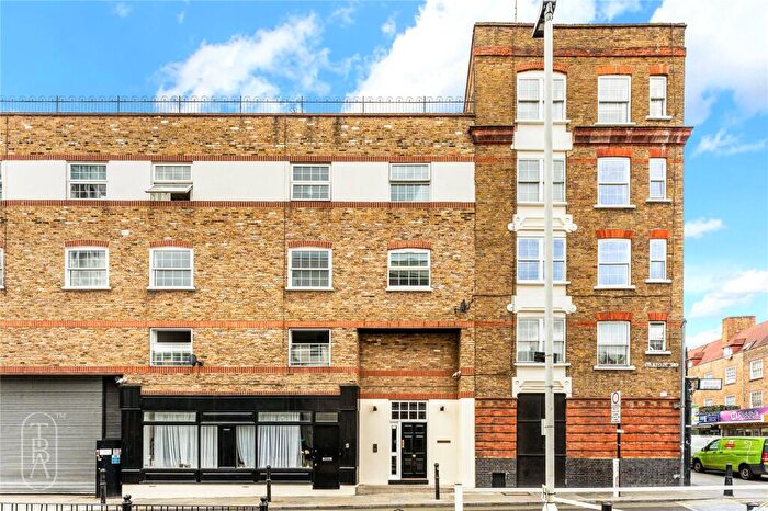 2 Bedroom Apartment To Rent In Old Castle Street, London, E1