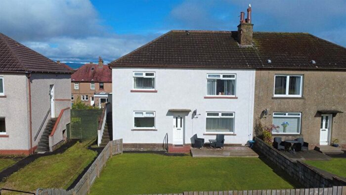 2 Bedroom Apartment For Sale In Kirn Drive, Gourock, PA19