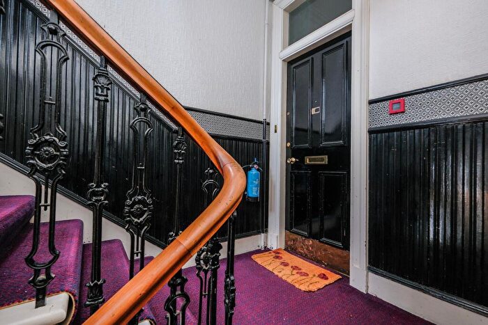 2 Bedroom Apartment For Sale In Flat, Rosemount Viaduct, Aberdeen, AB25