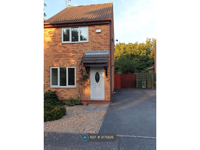 2 Bedroom End Of Terrace House To Rent In Herons Court, Nottingham, NG2