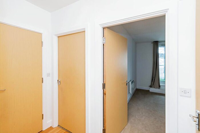 1 Bedroom Flat For Sale In High Street, Southampton, Hampshire, SO14