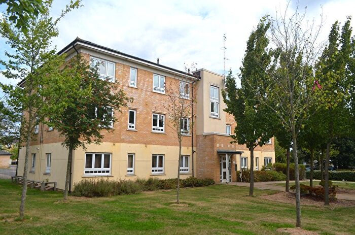 2 Bedroom Flat For Sale In Elvedon Road, Feltham, TW13