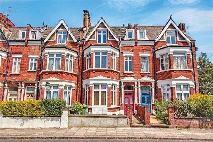 1 Bedroom Flat For Sale In Hoveden Road, Mapesbury Estate, NW2
