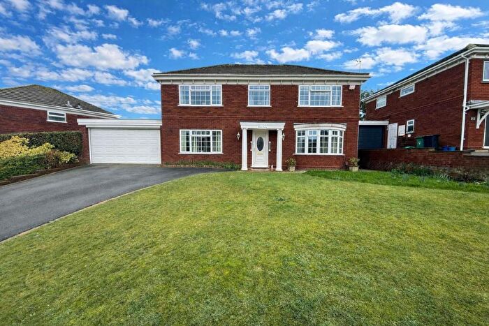 4 Bedroom Detached House For Sale In The Firs, Shaftesbury Avenue, Pedmore, Stourbridge, DY9