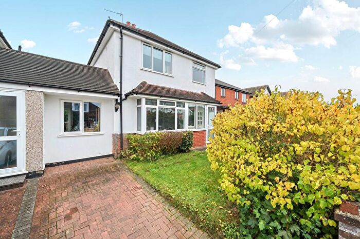 3 Bedroom Detached House For Sale In Eldon Road, Caterham, CR3