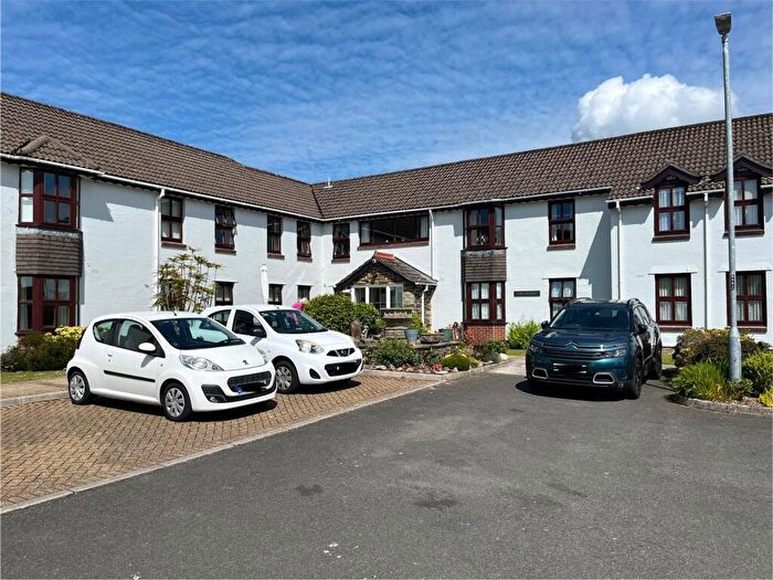2 Bedroom Flat For Sale In Chisholme Close, St. Austell, Cornwall, PL25