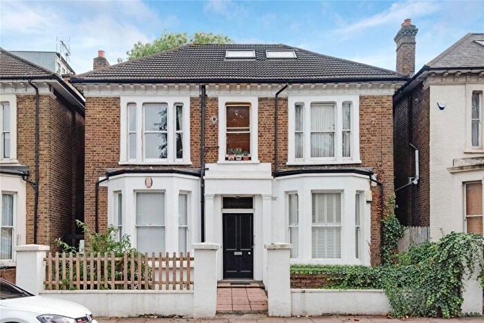 1 Bedroom Flat To Rent In Cavendish Road, Queens Park, NW6