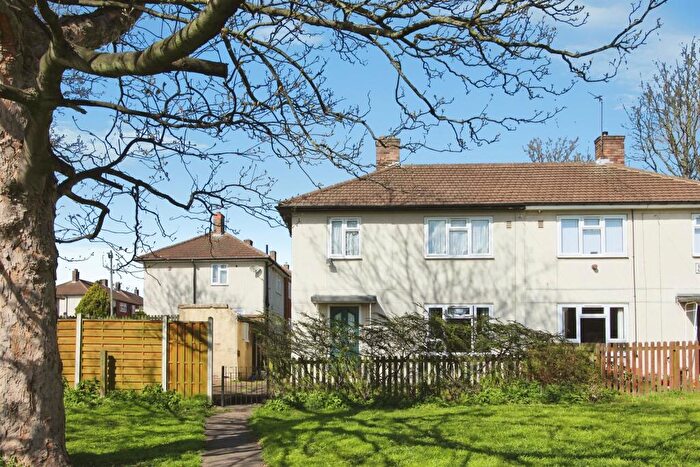 3 Bedroom Semi Detached House For Sale In Scott Hall Green, Leeds, LS7