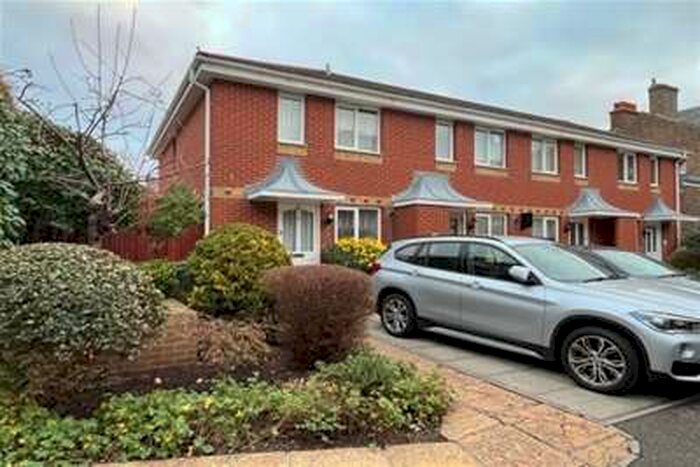 2 Bedroom Mews House To Rent In West Street Mews, Eastbourne, BN21