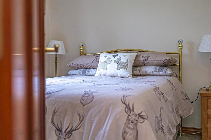 2 Bedroom Detached Bungalow For Sale In Queen Margaret Fauld, Dunfermline, KY12
