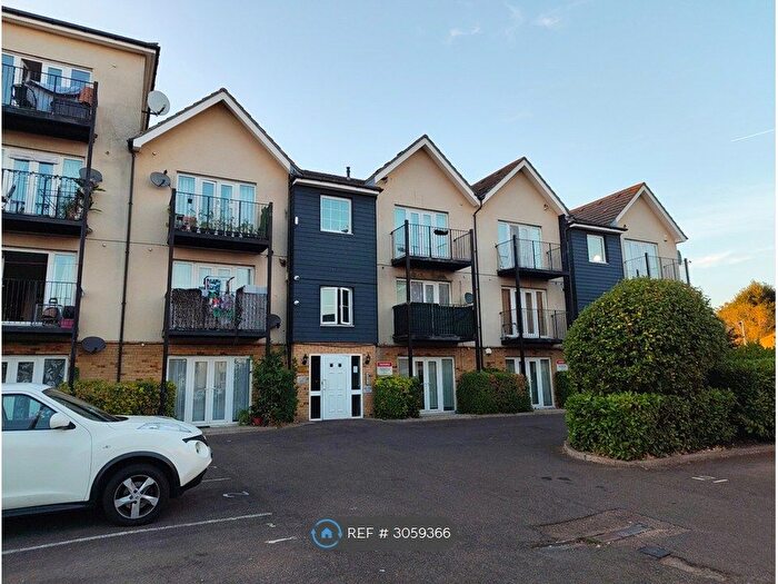 2 Bedroom Flat To Rent In Blackthorn Road, Ilford, IG1