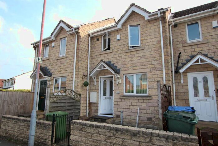 2 Bedroom Town House To Rent In Apperley Road, Idle, Bradford, BD10