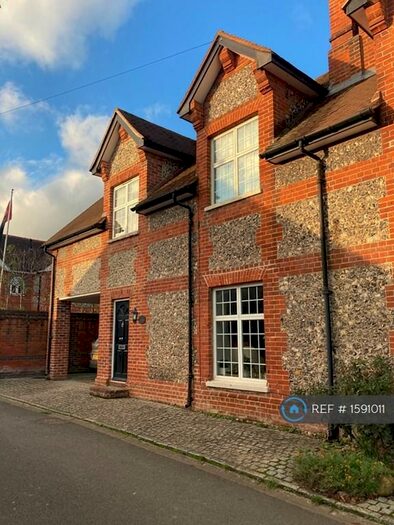 3 Bedroom Semi-Detached House To Rent In Henley Road, Marlow, SL7