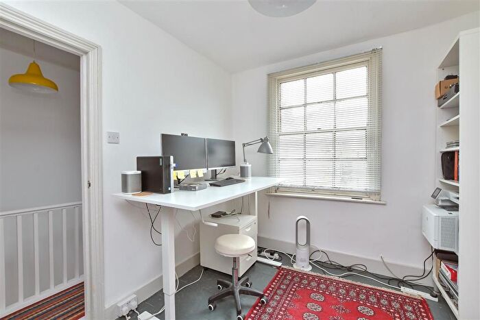 3 Bedroom Terraced House For Sale In North Gardens, Brighton, East Sussex, BN1