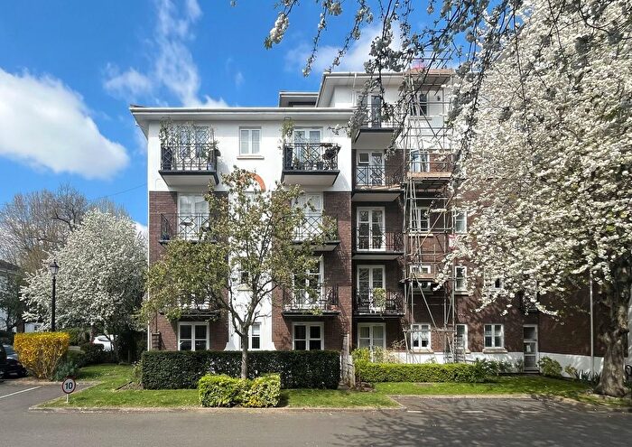 2 Bedroom Flat For Sale In Brompton Park Crescent, Fulham Broadway, SW6