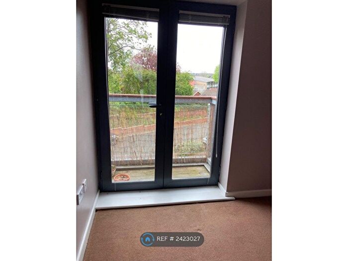 1 Bedroom Flat To Rent In Manygates Park, Wakefield, WF1