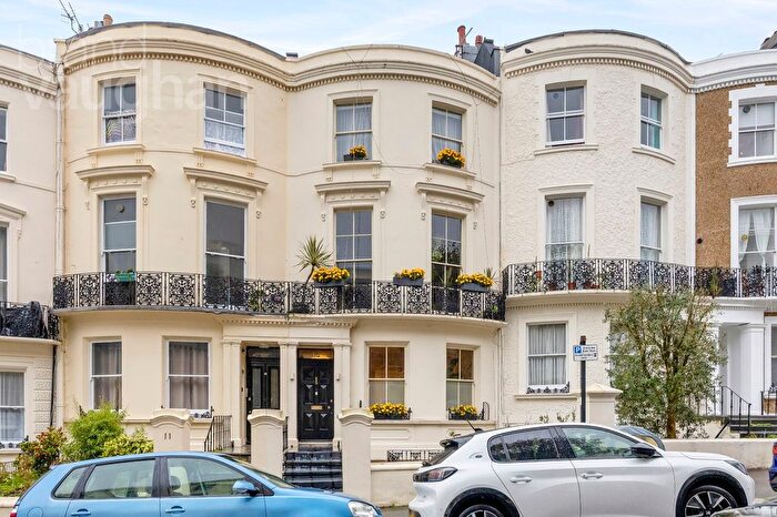 2 Bedroom Flat For Sale In Brunswick Road, Hove, BN3