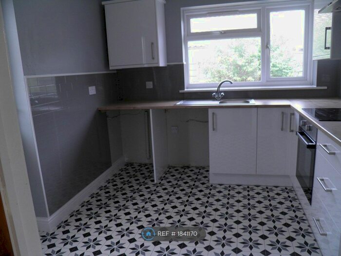 2 Bedroom Semi-Detached House To Rent In Rigg View, Whitby, YO22