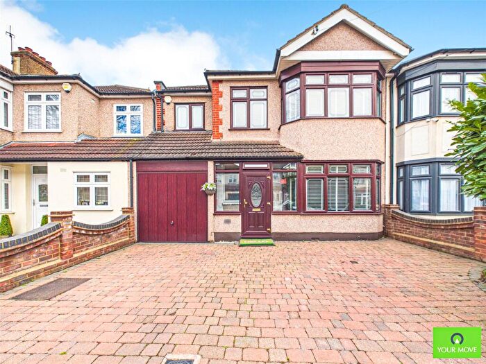 4 Bedroom End Of Terrace House For Sale In Laurel Crescent, Romford, RM7