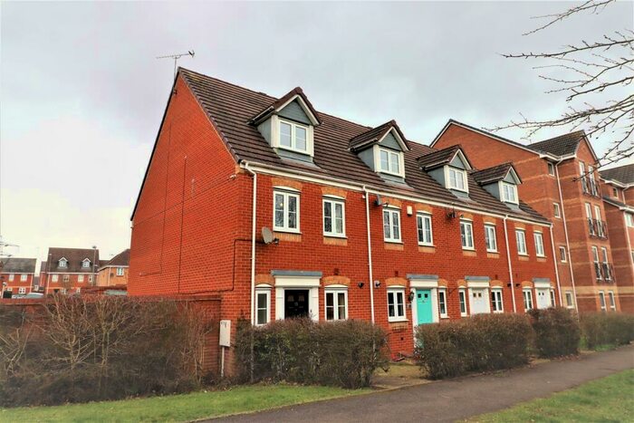 3 Bedroom Town House To Rent In Marigold Walk, Nuneaton, CV10