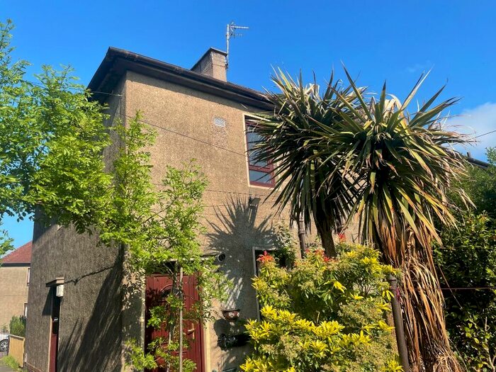 2 Bedroom Flat To Rent In McKinlay Crescent, Alloa, Clackmannanshire, FK10