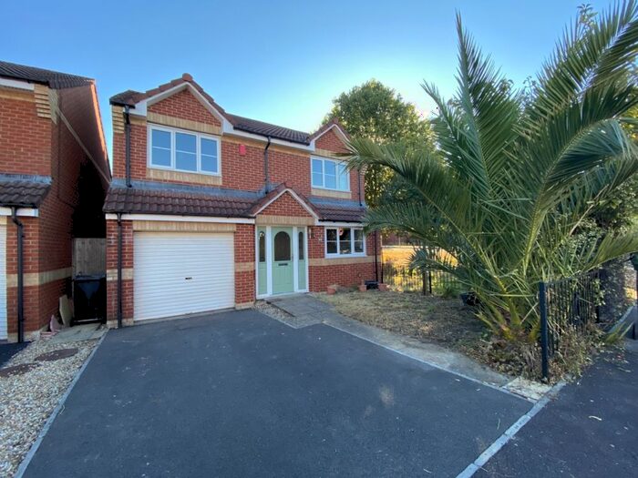 4 Bedroom Detached House To Rent In Drum Avenue, Glastonbury, BA6