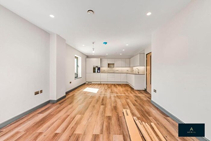 3 Bedroom Apartment To Rent In Harrow Road, London, E11