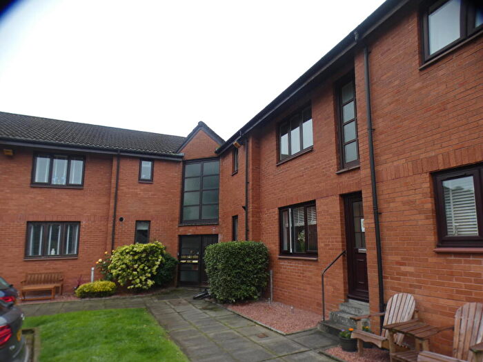 2 Bedroom Flat To Rent In Lintwhite Court, Bridge Of Weir, PA11