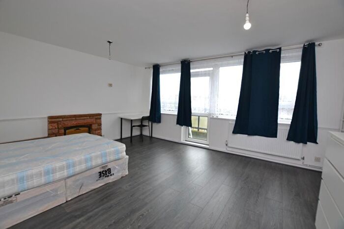4 Bedroom Flat To Rent In Ronald Street, London, E1