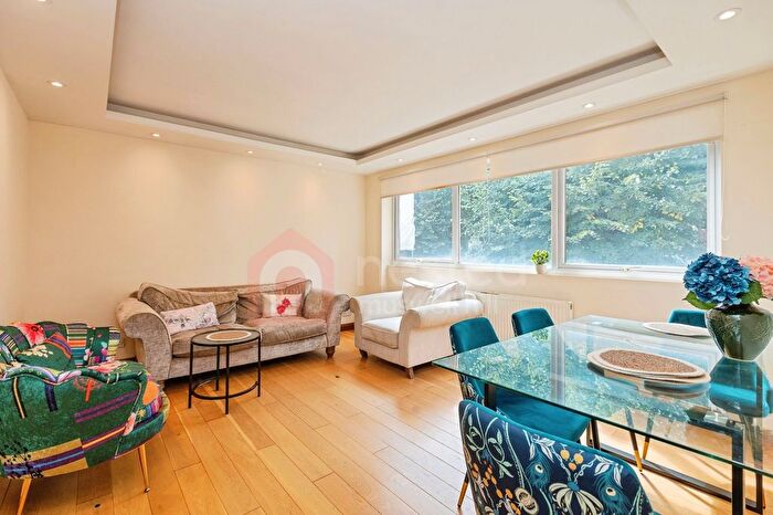 1 Bedroom Flat For Sale In Muswell Road, London, N10