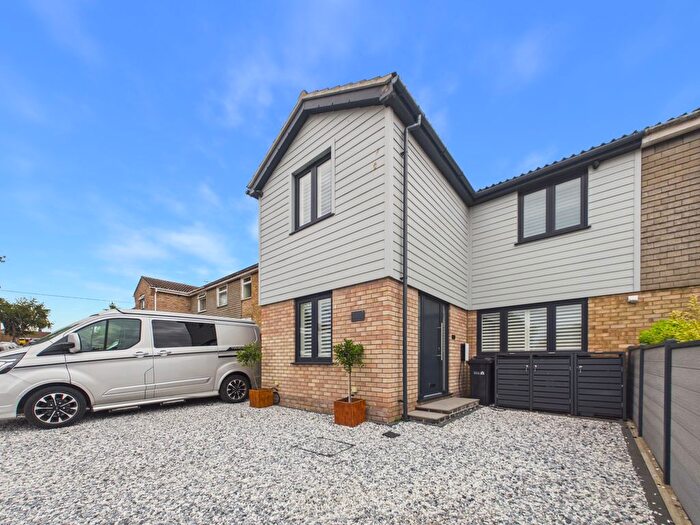 3 Bedroom Semi-Detached House To Rent In Oakfield Close, Downham Market, PE38