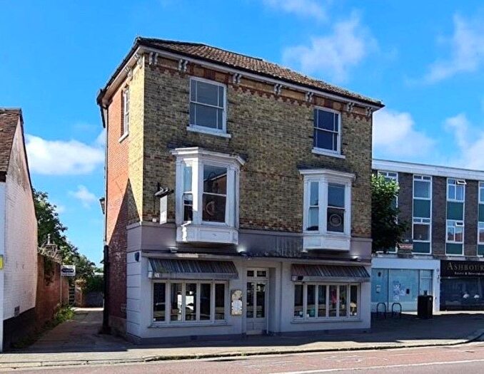 5 Bedroom Property To Rent In West Street, Fareham, PO16