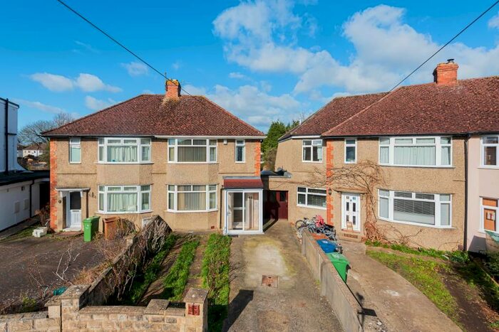 3 Bedroom Semi-Detached House For Sale In Marston, Oxford, OX3