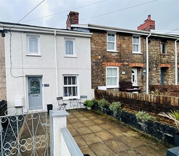 3 Bedroom Terraced House For Sale In Heol Morlais, Trimsaran, Kidwelly, SA17