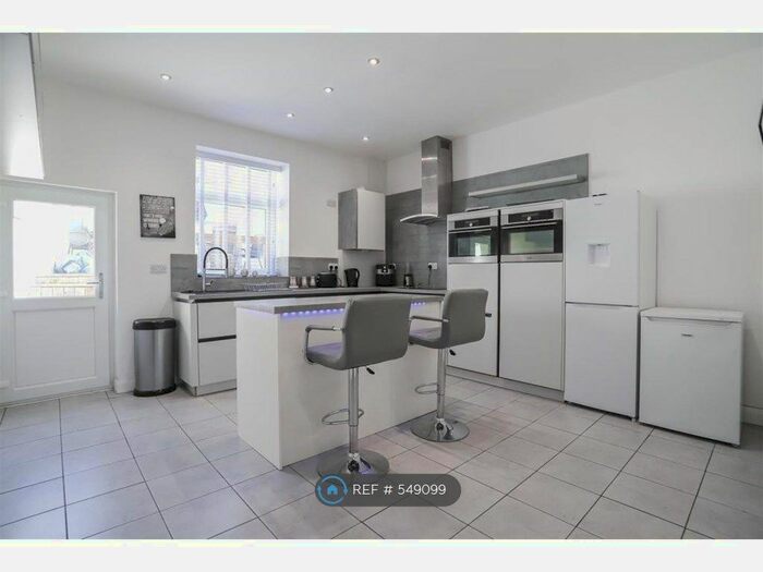 2 Bedroom Terraced House To Rent In Haslingden, Haslingden Rossendale, BB4