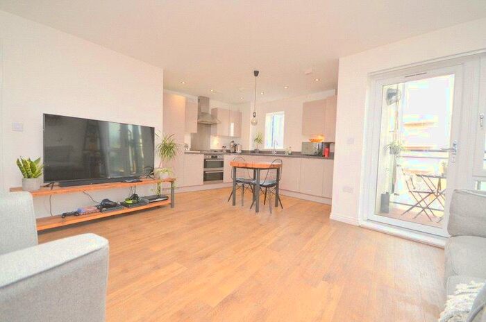 1 Bedroom Apartment To Rent In Wharf Road, Chelmsford, Essex, CM2