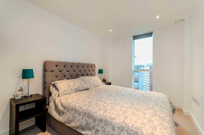 1 Bedroom Flat To Rent In Saffron Central Square, Croydon, CR0