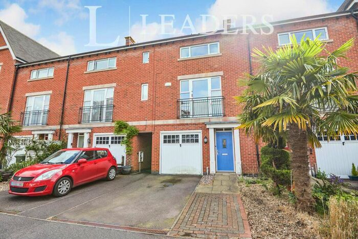 4 Bedroom Town House To Rent In Brooke Close, Belper, DE56