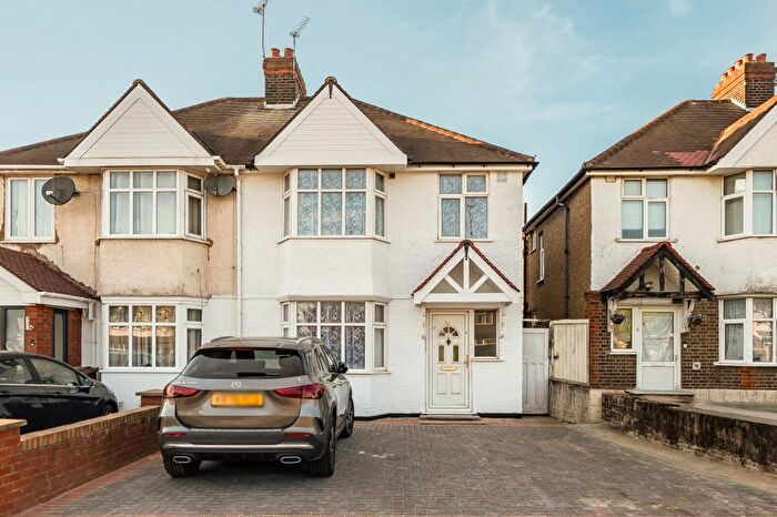 4 Bedroom Detached House To Rent In Eastcote Lane, Harrow, HA2