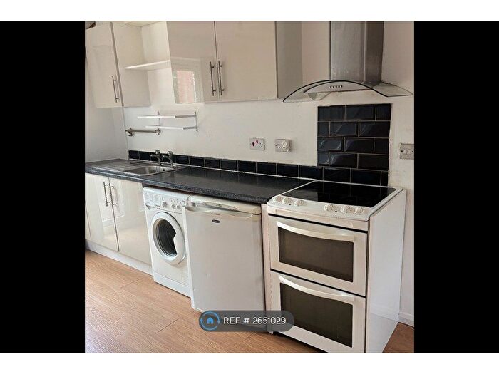 1 Bedroom End Terrace House To Rent In Hexham Gardens, Bletchley, Milton Keynes, MK3