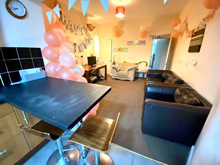 4 Bedroom Terraced House To Rent In School Road, Crookes, S10