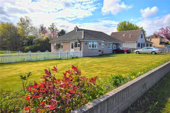 3 Bedroom Detached Bungalow For Sale In Wragholme Road, Grainthorpe, LN11