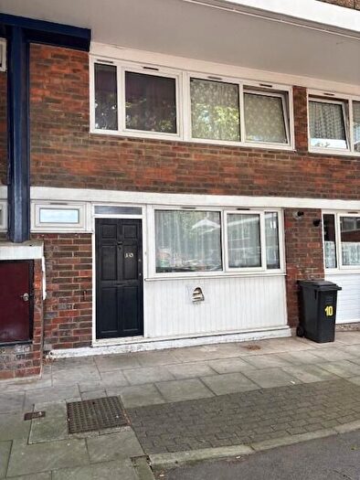 4 Bedroom Maisonette To Rent In Payne Street, Deptford, SE8