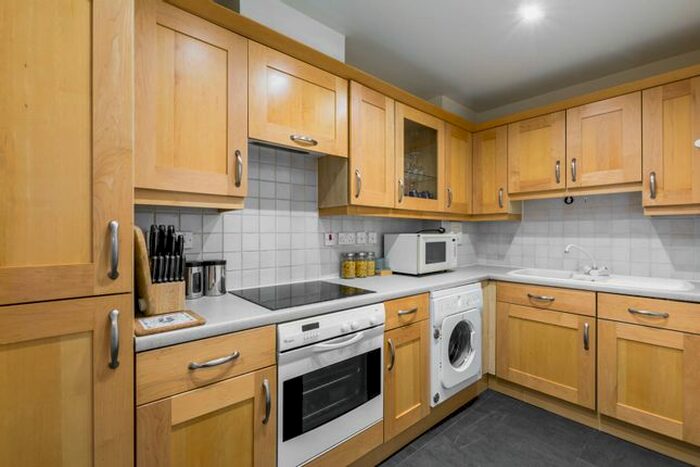 2 Bedroom Flat To Rent In Hugh Street, Pimlico, London, SW1V