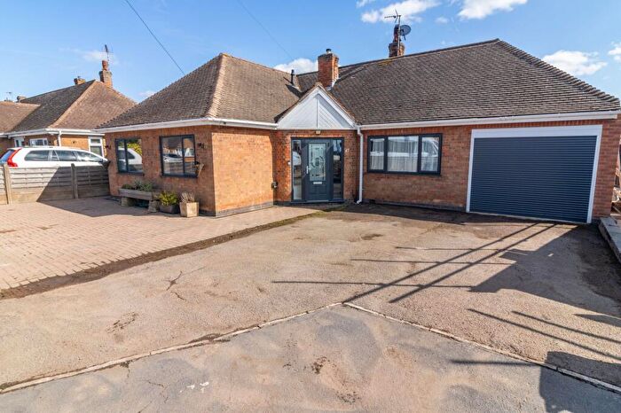 3 Bedroom Detached Bungalow For Sale In Forest Rise, Thurnby, LE7
