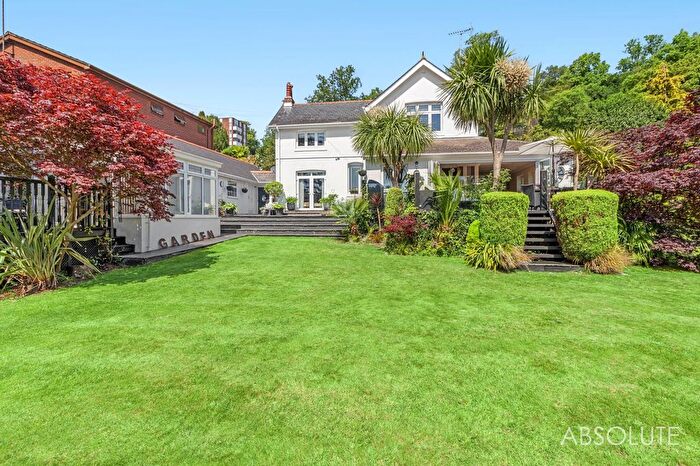 4 Bedroom Detached House For Sale In Ilsham Road, Torquay, TQ1
