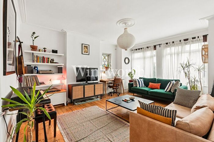 2 Bedroom Flat For Sale In Lansdowne Road, London, N17