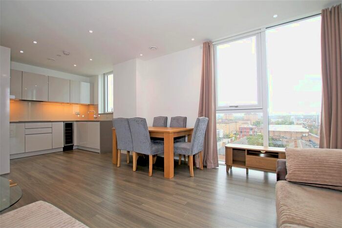 2 Bedroom Flat To Rent In Hebden Place, Nine Elms, London, SW8