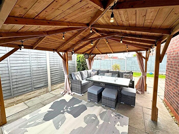 2 Bedroom Semi-Detached House For Sale In Laughton Way, Lincoln, LN2