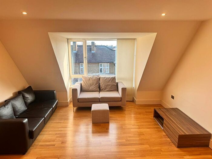 2 Bedroom Flat To Rent In Liberty Street, London, SW9